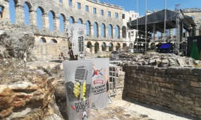 DUBIOZA KOLEKTIV, Arena Pula 2019